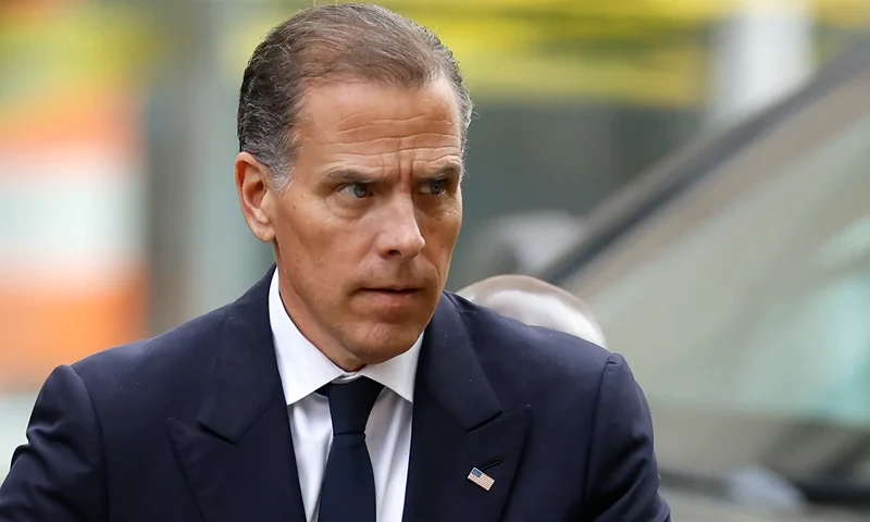 WILMINGTON, DELAWARE - JUNE 06: Hunter Biden, son of U.S. President Joe Biden, arrives to the J. Caleb Boggs Federal Building on June 06, 2024 in Wilmington, Delaware. The trial for Hunter Biden's felony gun charges continues today with additional witnesses. (Photo by Kevin Dietsch/Getty Images)