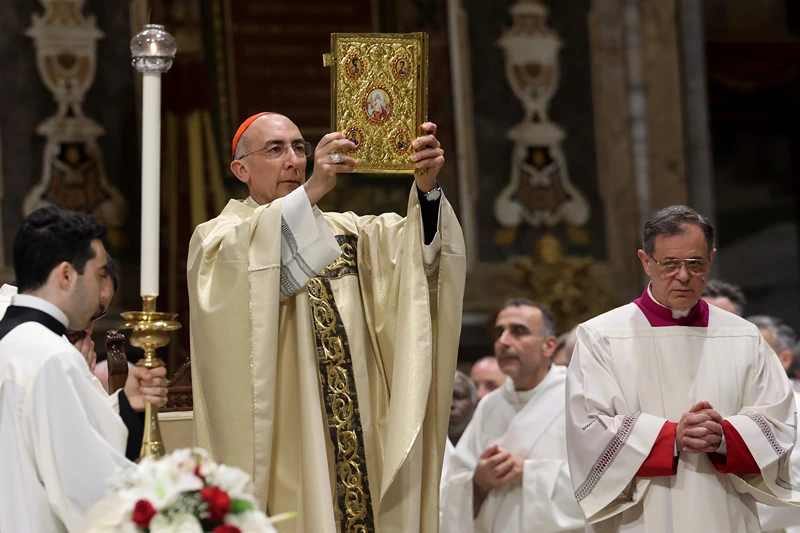 ROME, ITALY - APRIL 21: Cardinal Baldassare Reina presides over an Eucharistic celebration for Pope Francis at St. John Basilica on April 21, 2025 in Rome, Italy. The Vatican announced that Pope Francis, 88, died "this morning at 07:35 local time (05:35 GMT) the Bishop of Rome, Francis, returned to the home of the Father". His death comes after he appeared in St Peter's Square yesterday, wishing thousands of worshippers "Happy Easter." (Photo by Franco Origlia/Getty Images)