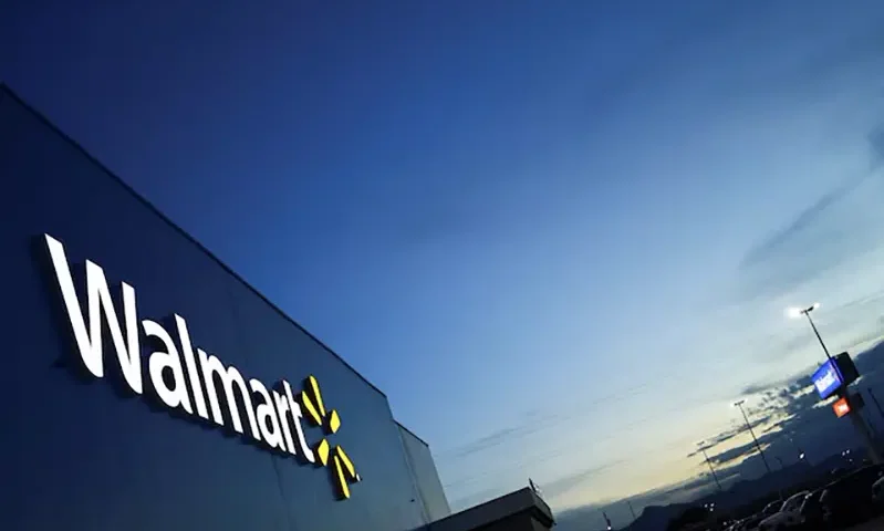 A view shows the logo of a Walmart store in Ciudad Juarez, Mexico, June 24, 2024. REUTERS/Jose Luis Gonzalez/File Photo