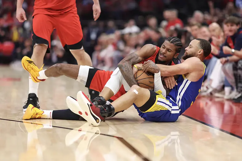 Houston Rockets guard Jalen Green (4) and Golden State Warriors guard Stephen Curry (30) battle for a loose ball in the first half during game two of the first round for the 2024 NBA Playoffs at Toyota Center. Mandatory Credit: Troy Taormina-Imagn Images