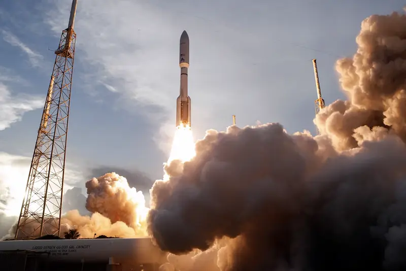 A United Launch Alliance Atlas V rocket lifts off carrying Amazon's Project Kuiper internet network satellites from the Cape Canaveral Space Force Station in Cape Canaveral, Florida, U.S., April 28, 2025. REUTERS/Joe Skipper